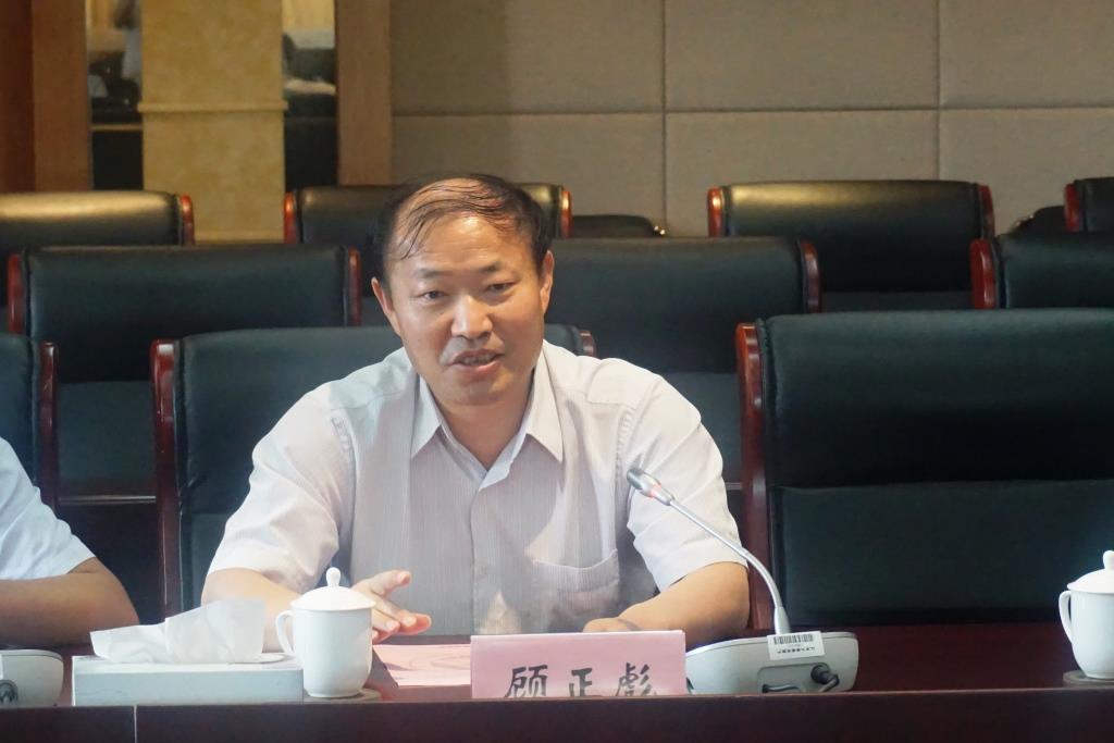 汕头市金平区区长林锡波一行来访我校