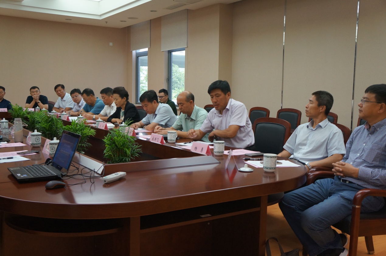 黑龙江方正县董文琴书记一行来校进行产学研对接