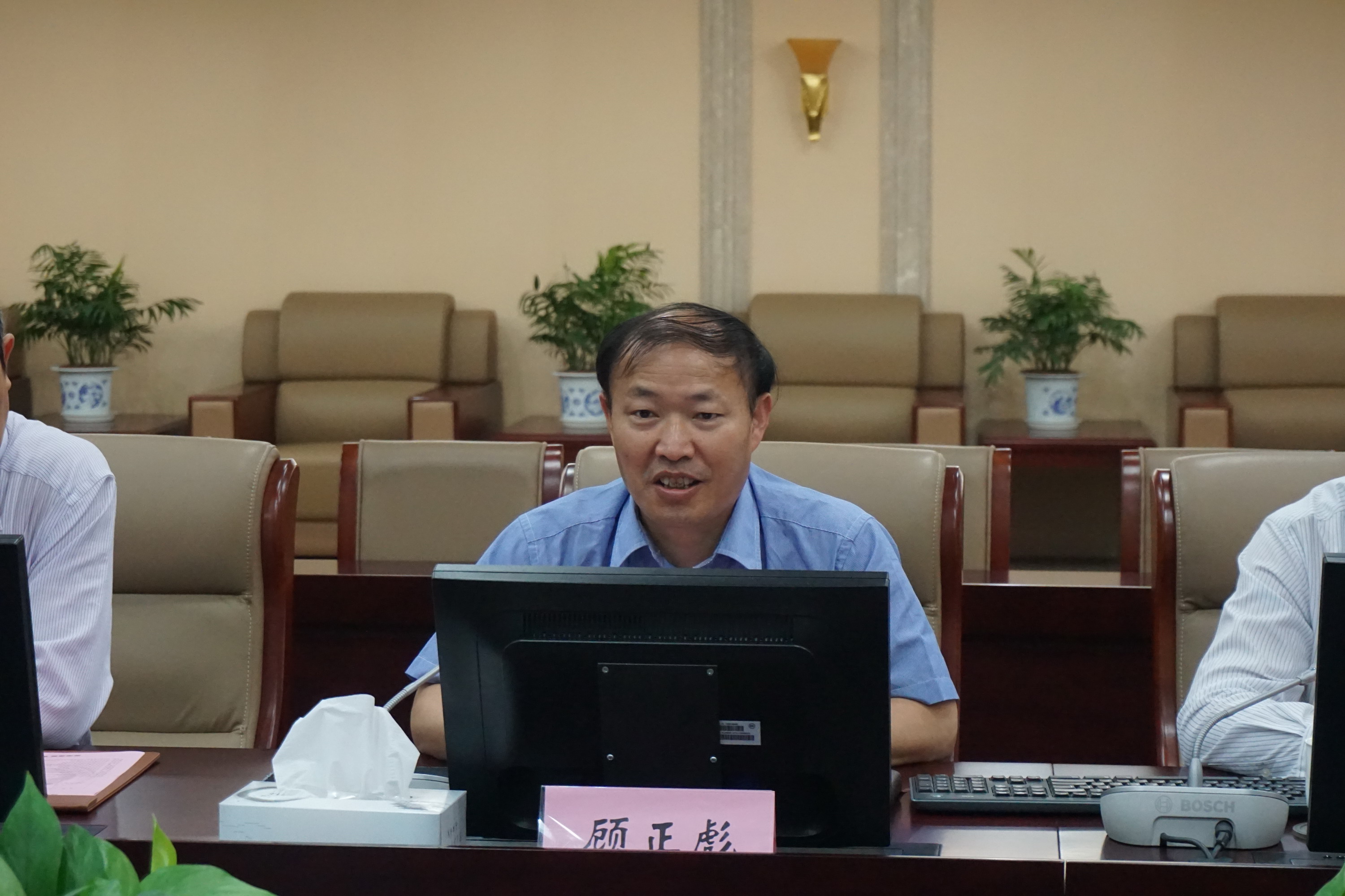 汕头市林依民副市长一行来访我校