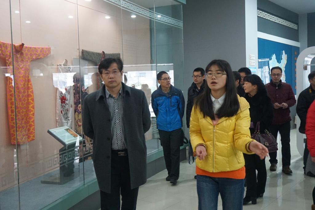 常熟市副市长周灵群一行来我校考察交流